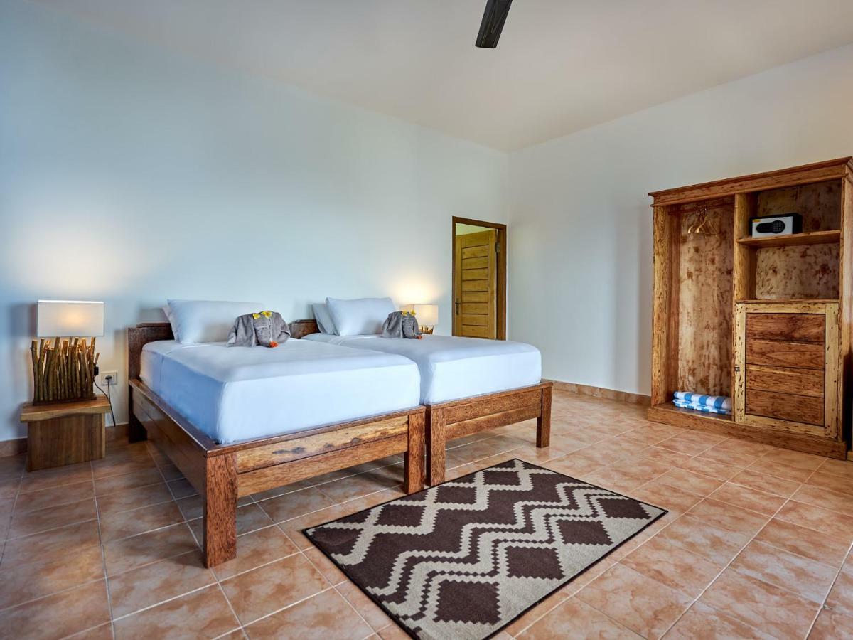 Vienna Beach Resort Amed  Ngoại thất bức ảnh